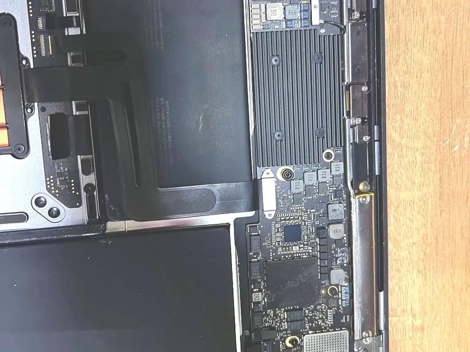 MacBook в разборе